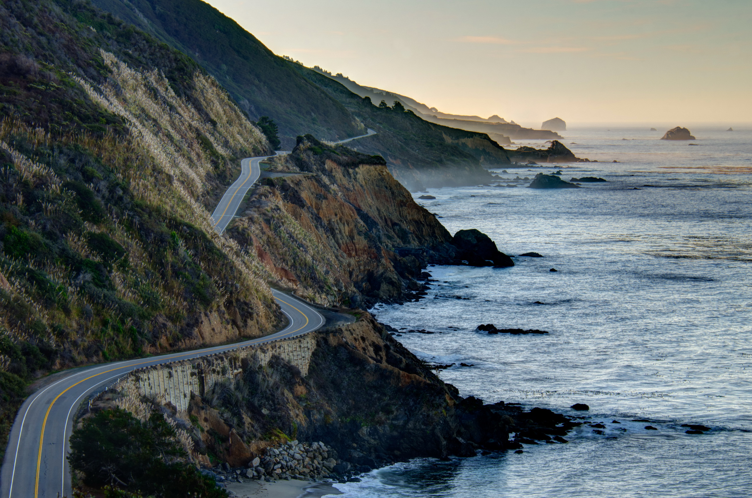 C coast. California Coast дорога. США big sur California дорога. Трасса вдоль побережья Калифорния. Лигурия дорога вдоль моря.